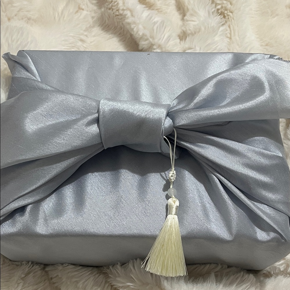 Elegant Silver Clutch with Tassel k-beauty skincare